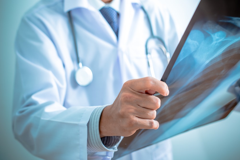 What Is the Difference Between Orthopaedic & Orthopedic?